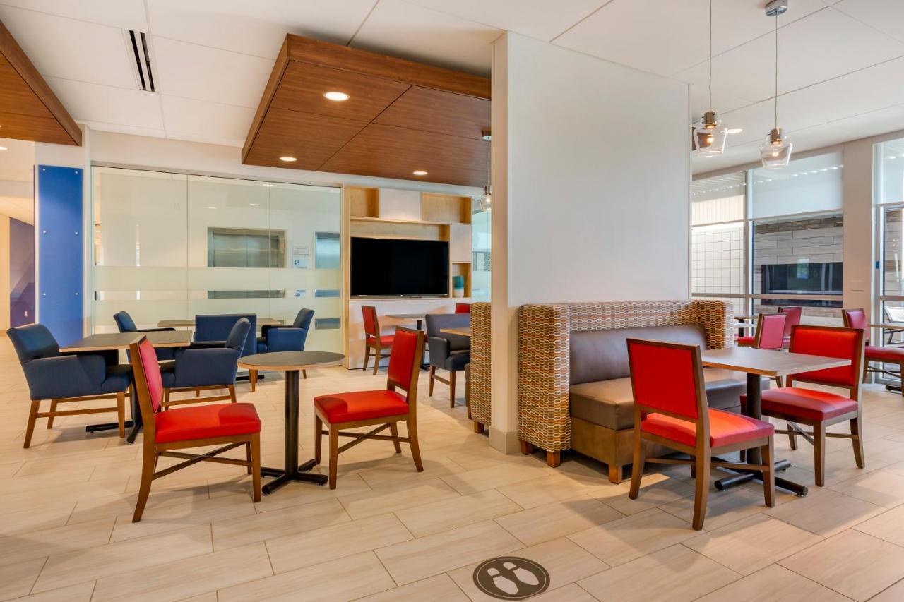 Holiday Inn Express & Suites - Phoenix Dwtn - State Capitol By Ihg Esterno foto